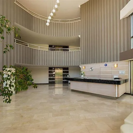 Loewe Hotel Side
